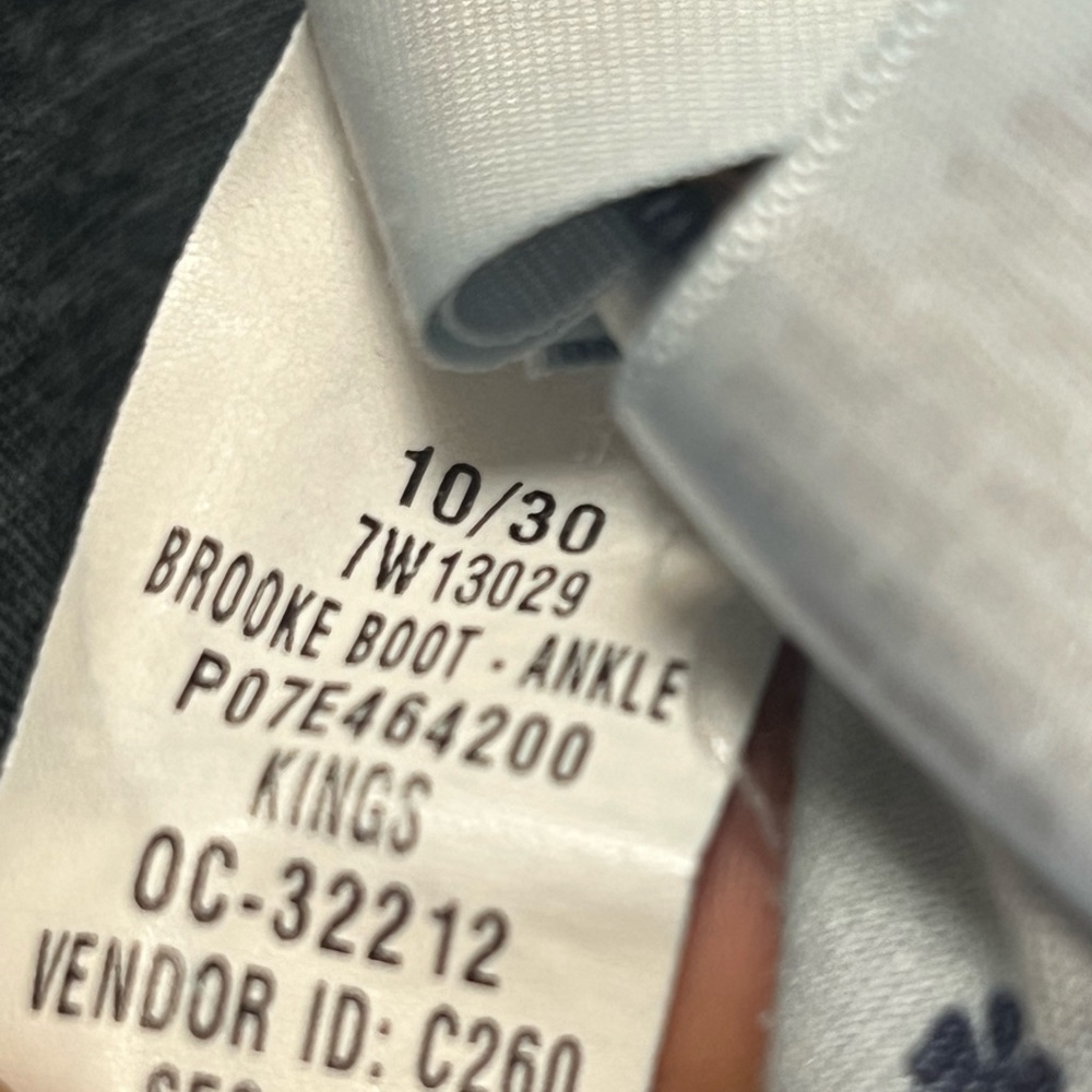 Lucky brand. Size 10/30 - Picture 11 of 13